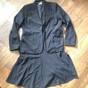 Motherhood Sz Large maternity skirt suit